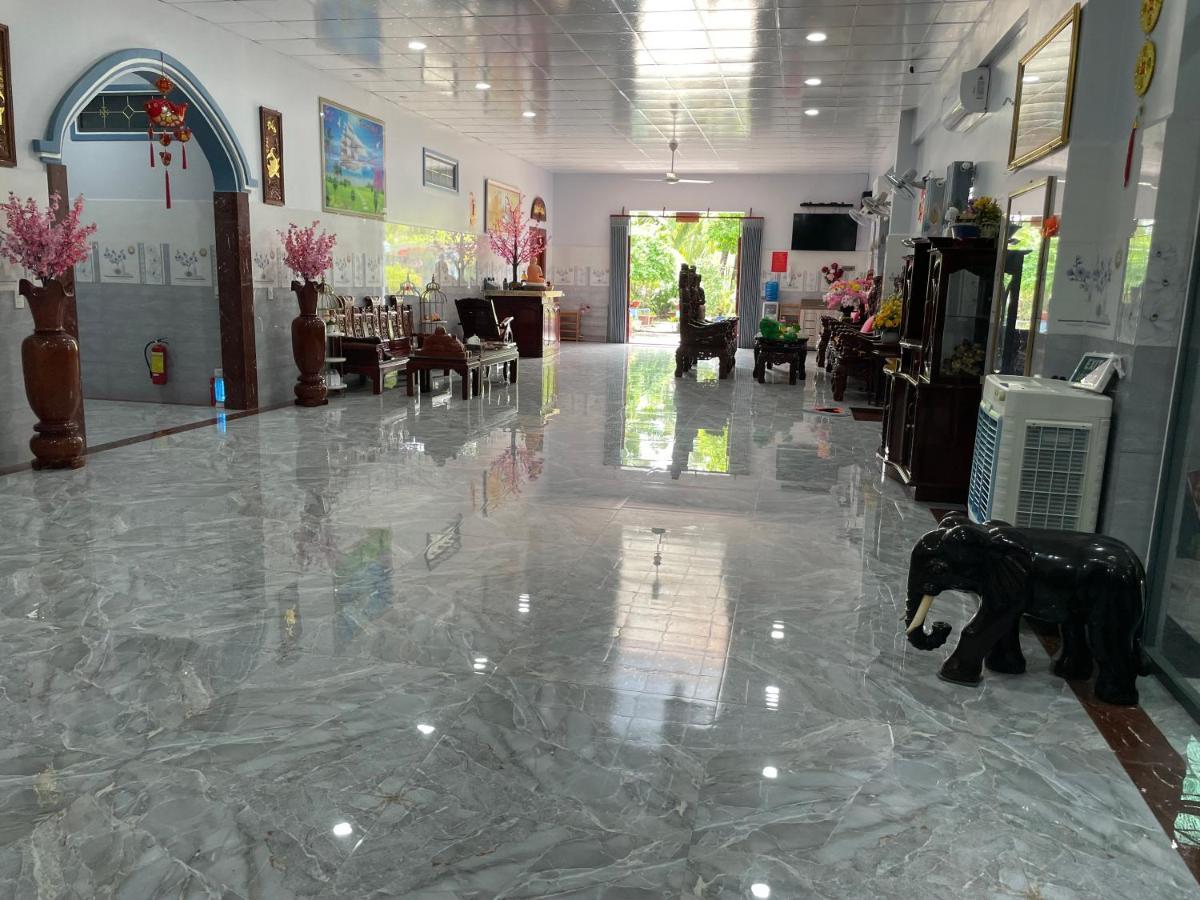 Nha Nghi Lien Hoa Bed and Breakfast Hà Tiên Exteriör bild