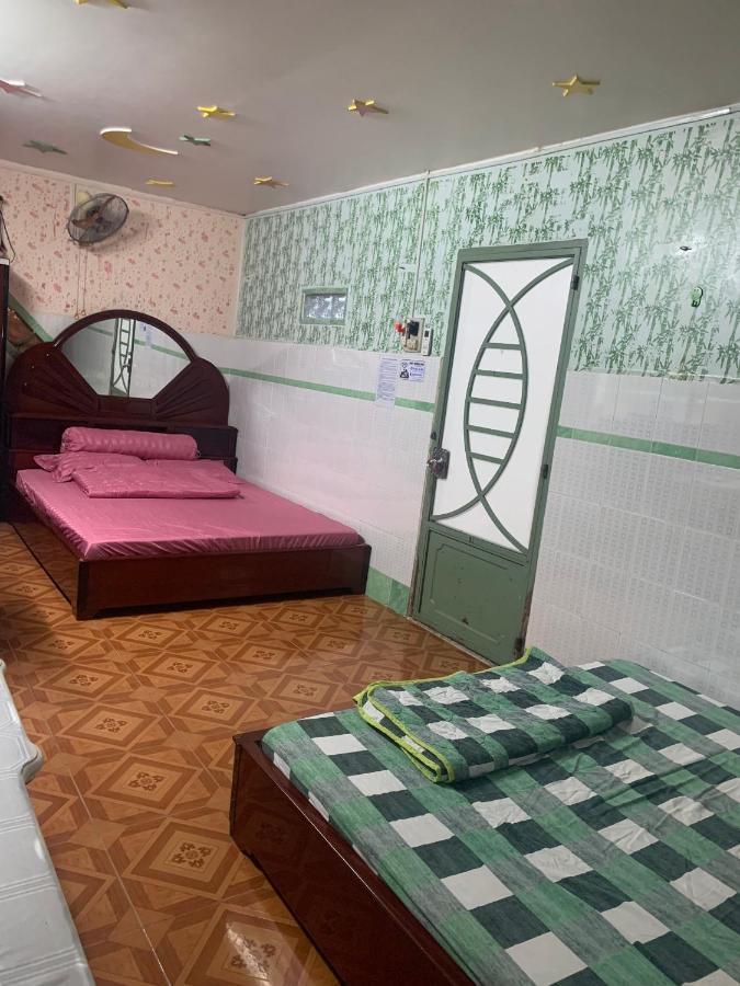 Nha Nghi Lien Hoa Bed and Breakfast Hà Tiên Exteriör bild